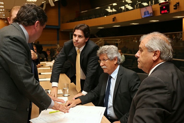 Vereadores aprovam sete projetos na reunião desta quarta; Câmara estará fechada nesta quinta e volta a reabrir na segunda (4)