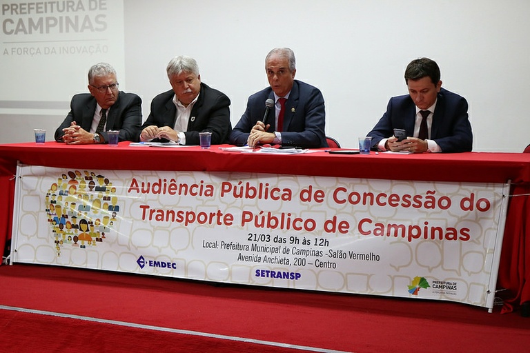 Câmara participa da audiência da licitação do transporte público, que deve ocorrer em 60 dias,  e Schneider ressalta: não podemos mais aceitar problemas como ônibus não sair da garagem por falta de diesel
