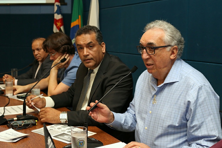Secretário apresenta prestação de contas e garante três novos centros de saúde para abril