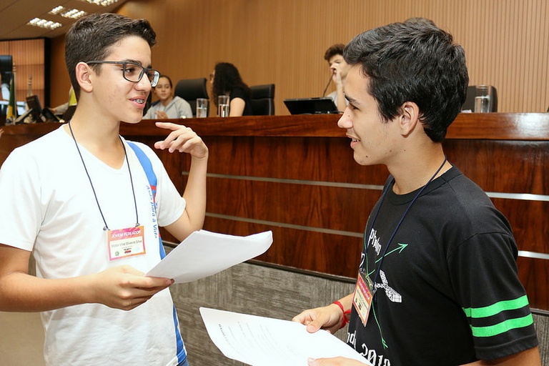 Câmara aprova mais duas moções inspiradas em iniciativas do Parlamento Jovem