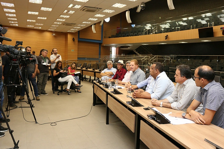 Em carta aberta à população, nove vereadores dizem que analisarão dados apresentados pelo MP para decidir providências necessárias