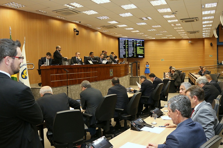 Extraordinárias: Vereadores aprovam nesta tarde projeto que estabelece que Ouvidor seja servidor público e outro que altera nome de cargo de assessor