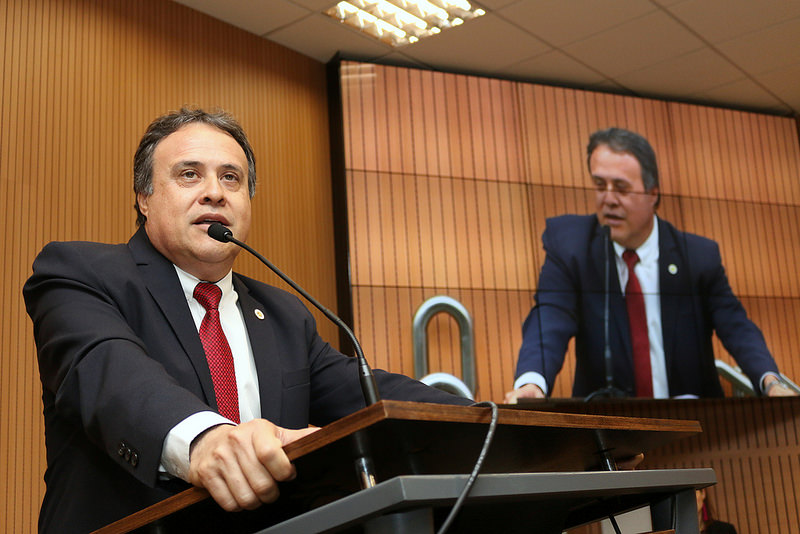 Professor Alberto entrega honrarias nesta quinta-feira (8/11)