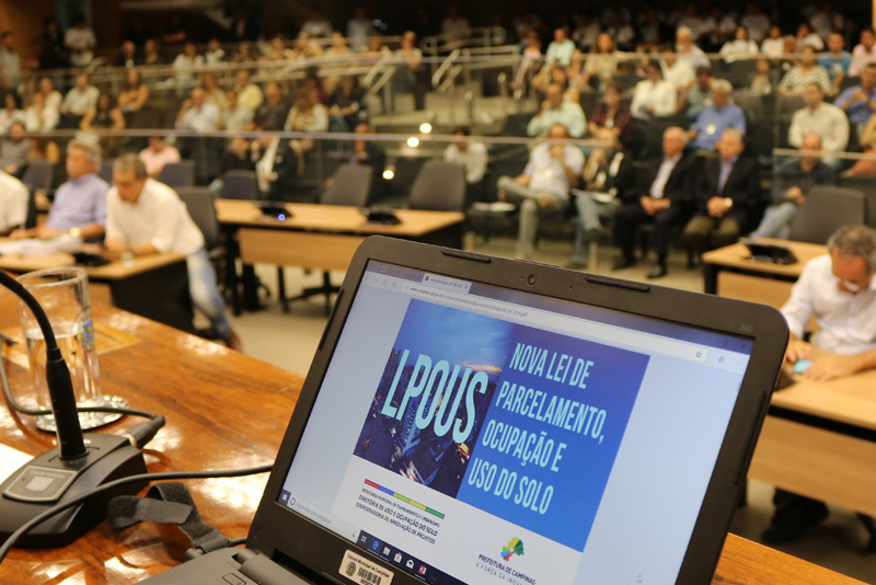 Com forte presença da população e vereadores, Câmara realiza primeira audiência pública sobre Lei de Uso e Ocupação de Solo e Lei de Desenvolvimento Ordenado; próximas serão neste sábado (20) e domingo (21)