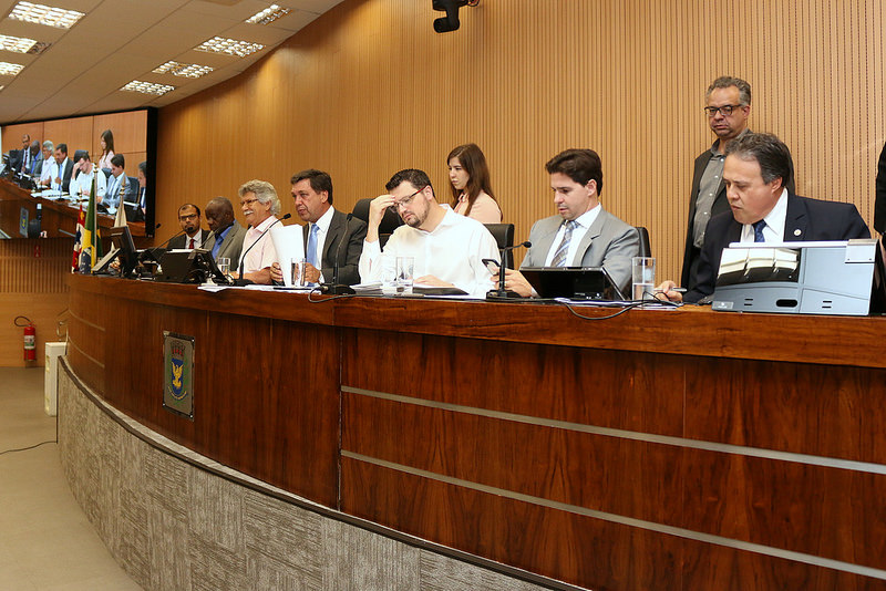 Constileg se reúne nesta quarta-feira (24) para votar oito pareceres de projetos que tramitam na Câmara