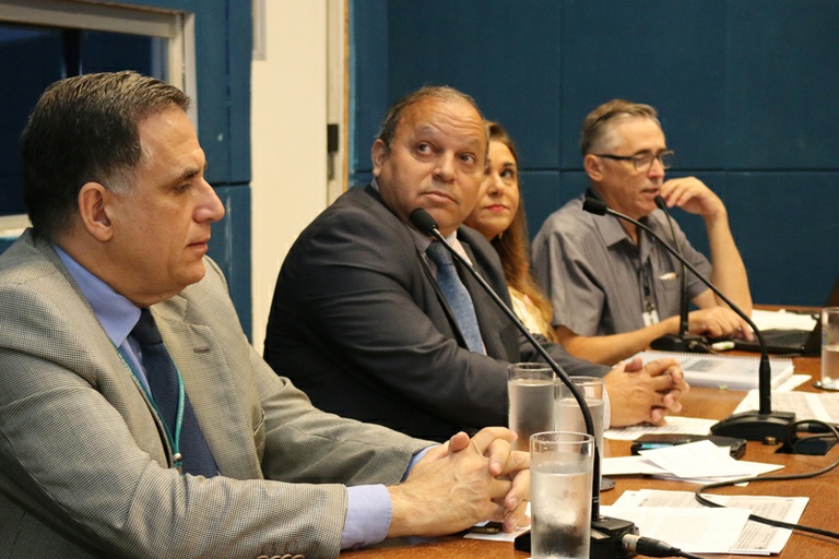 Em audiência na Câmara, Saúde revela redução indesejada em pessoal e prevê novo concurso público;  Galtério deixa a Comissão Permanente da área
