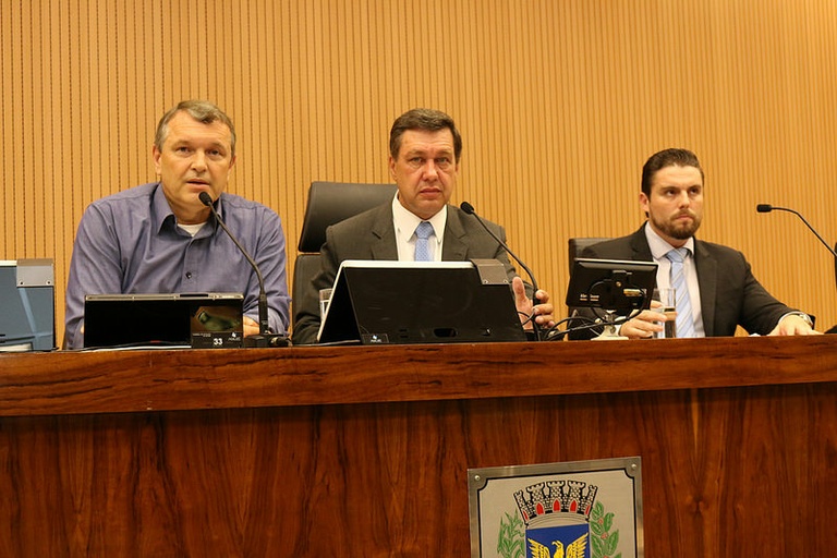 Projeto que pede divulgação de aplicativo para deficientes visuais nos ônibus da cidade passa por audiência pública na manhã desta quarta