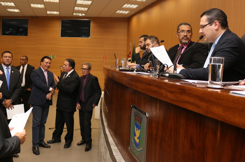 Proteção à mulher: Pastor Elias , Rafa Zimbaldi e Permínio querem tornar obrigatória a divulgação de que Importunação Sexual  é crime, nos ônibus e em locais de grande movimento