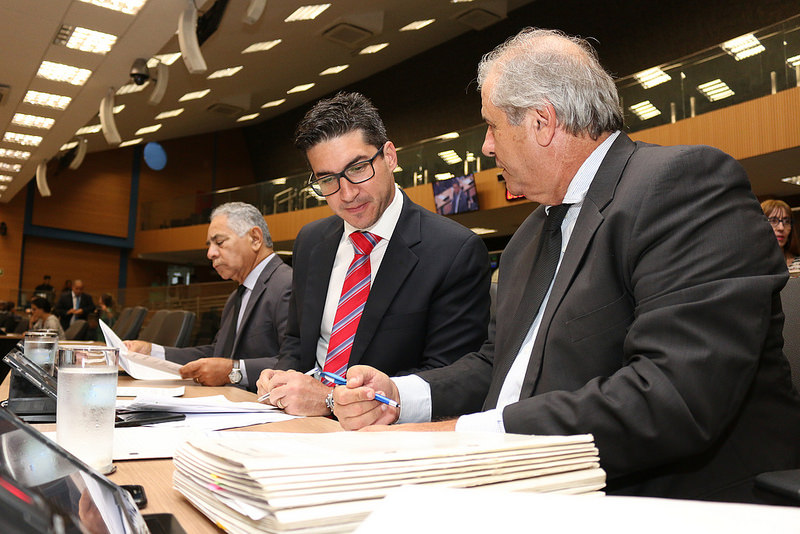 Vereadores aprovam, em votação final, projeto de lei que torna fraldário obrigatório em shoppings, mercados, cinemas e teatros