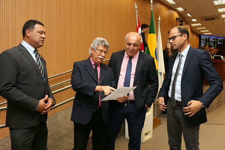 Após diligências em unidades de Saúde, vereadores divulgam relatório no qual identificam diversos problemas no setor e sugerem 20 ações como soluções possíveis