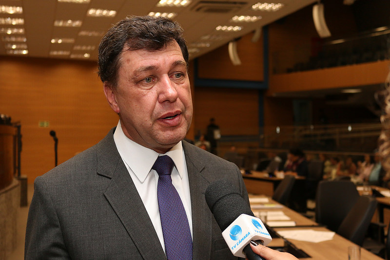 Luiz Cirilo apresenta requerimento solicitando quais critérios a EMDEC usou para instalar radares na cidade