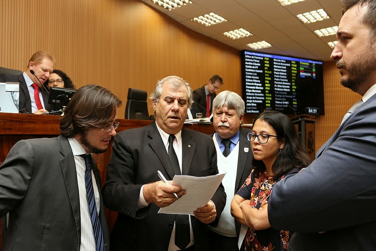 Projeto "Escola sem Partido" está na pauta desta quarta-feria (26); Líder de Governo já protocolou pedido de vistas