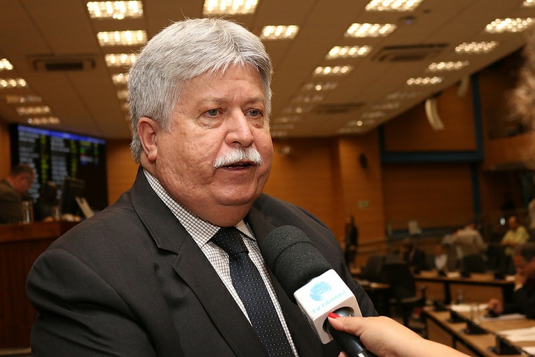 Schneider sairá em licença a partir de 2 de outubro; suplente Thiago Ferrari assumirá como vereador