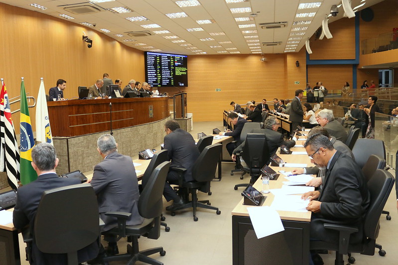 Câmara aprova, em 1ª análise, projeto que adéqua legislação envolvendo o Código de Defesa do Consumidor