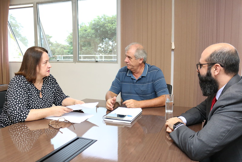 Câmara e Procon firmam parceria para elaborar uma cartilha para unificar as leis de proteção e defesa do consumidor