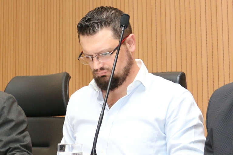 Em audiência pública na Câmara, Executivo diz que alterações em requisito de ingresso e adequações profissionais em cargos públicos irão aprimorar serviço