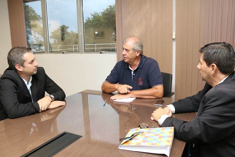 Marcos Bernardelli recebe comitiva da Prefeitura de Holambra