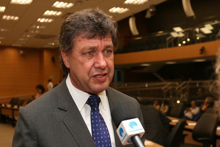 Projeto de Cirilo que dá prêmio a quem denunciar prática de corrupção na prefeitura vira lei