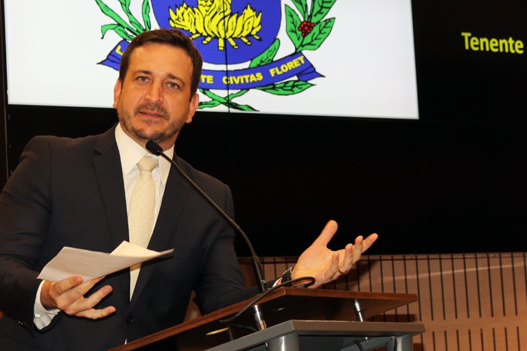 Tenente Santini protocola requerimento pedindo à Emdec informações sobre Renainf e gastos com educação de trânsito