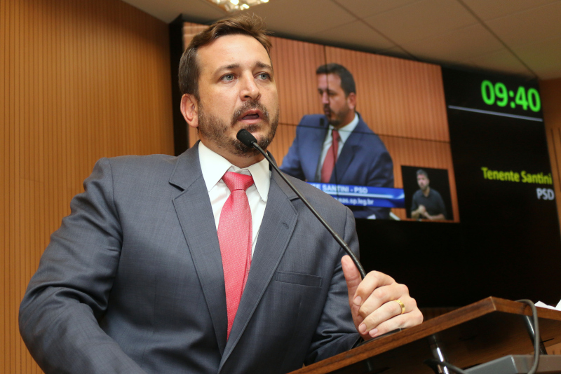 Tenente Santini  protocola requerimento pedindo informações sobre empresa contratada pela Rede Mário Gatti