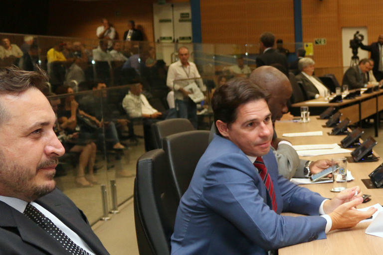 Tribunal de Justiça concede liminar a ação de Tenente Santini e Marcelo Silva, suspendendo isenção de IPTU e taxa de lixo a terreno da AGV