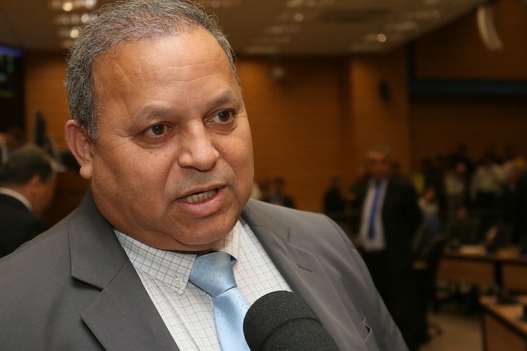Ailton da Farmácia confirma que obras do CS Esmeraldina serão concluídas em novembro e pede informações sobre atendimentos