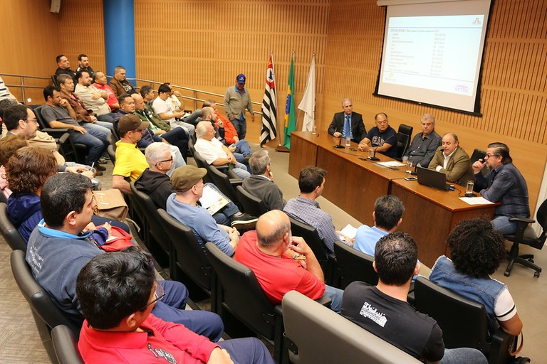 Marcos Bernardelli reúne permissionários, Setec e Emdec para tratar de uma nova gestão para o Mercadão e para abordar as melhorias no entorno com o Corredor BRT