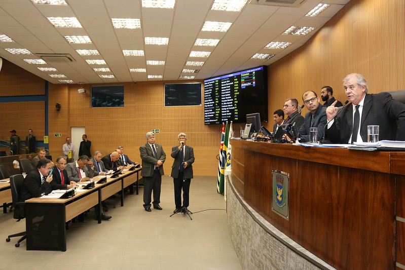 Câmara analisa nesta quarta (14), em 1ª votação, PL que obriga estabelecimentos comerciais e eventos a divulgar validade de alvará e capacidade máxima