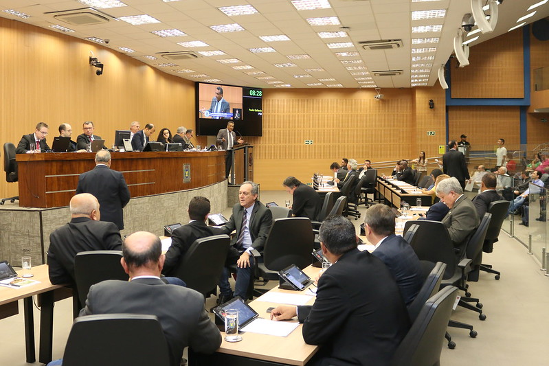 Câmara aprova, em votação final, projeto que proíbe que mercados sujeitem clientes a conferência de mercadorias após pagarem compra