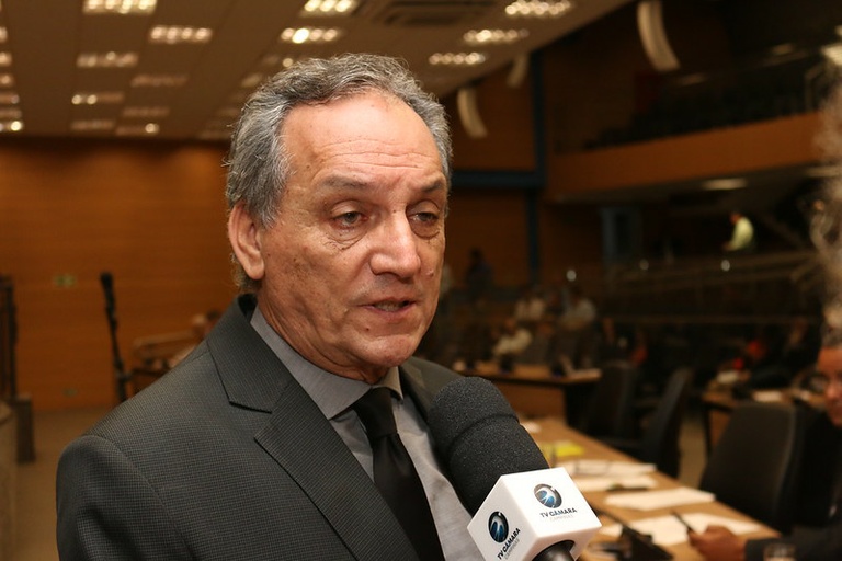 Por iniciativa de Luiz Rossini, Câmara sedia evento que aborda o alcoolismo feminino