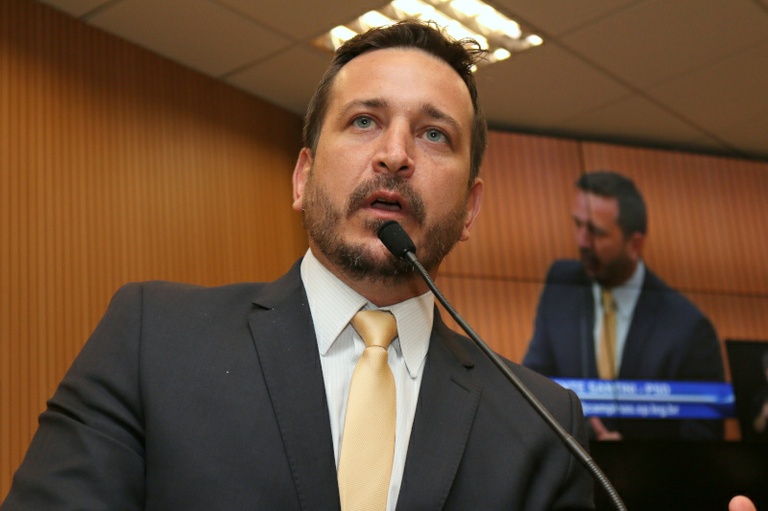 Câmara vota projeto de Tenente Santini que estabelece mecanismos de seguro em licitações de obras públicas