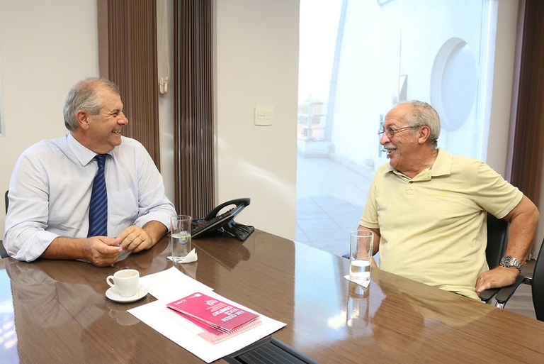 Presidente Bernardelli recebe visita do ex-futebolista Wanderley Paiva