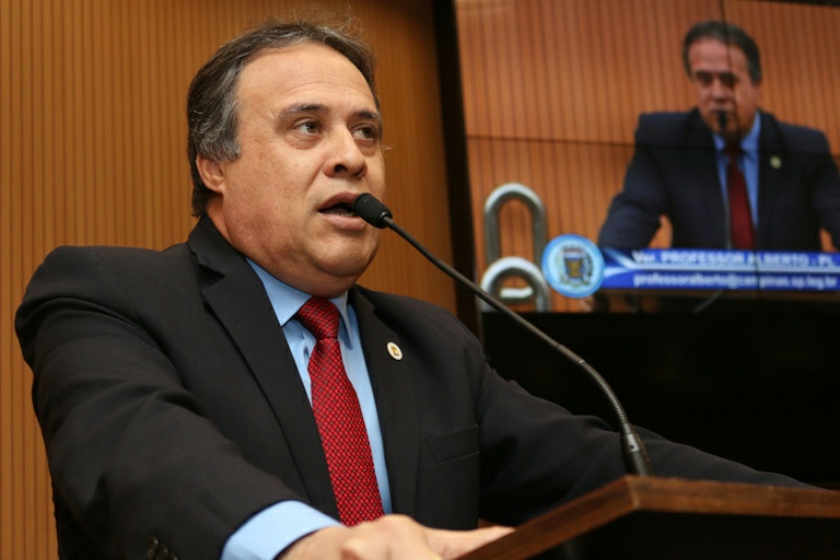 Professor Alberto apresenta projeto que obriga as empresas de ônibus a dedetizar veículos e terminais utilizados no transporte coletivo