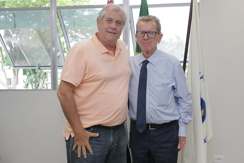 Presidente recebe representante da Associação Religiosa e Cultural São Pio X na Câmara; ex-secretário Odair Albano também se encontra com Bernardelli