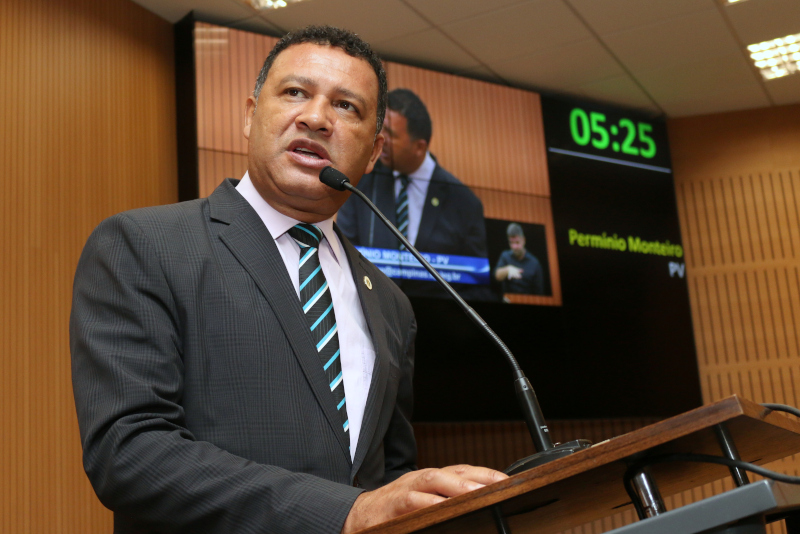 Permínio Monteiro apresenta projeto para que seja impresso data de validade nas cascas dos ovos 