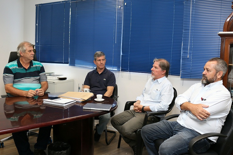 Presidente Bernardelli recebe nova diretoria do Sindicato das Indústrias Gráficas de Campinas: setor envolve 180 empresas da cidade