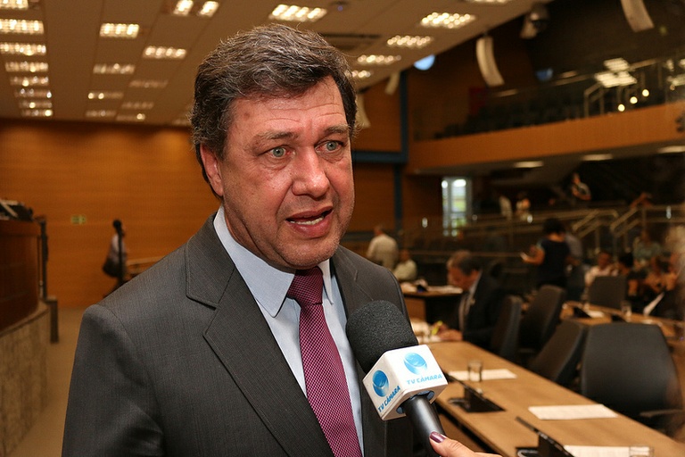 Cirilo protocola projeto que garante acesso às informações contratuais e de execução das obras públicas da cidade