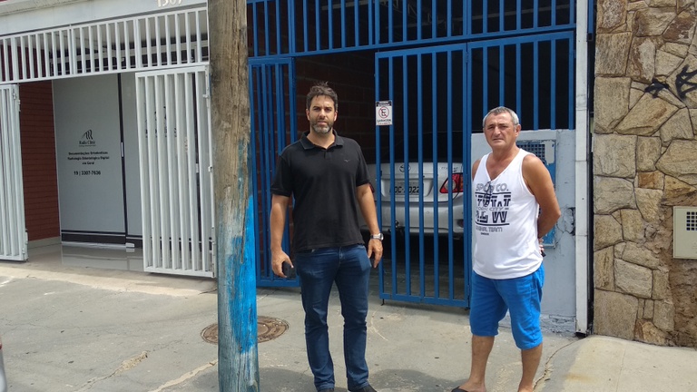 Nelson Hossri pede retirada de poste localizado em frente de garagem há 10 anos