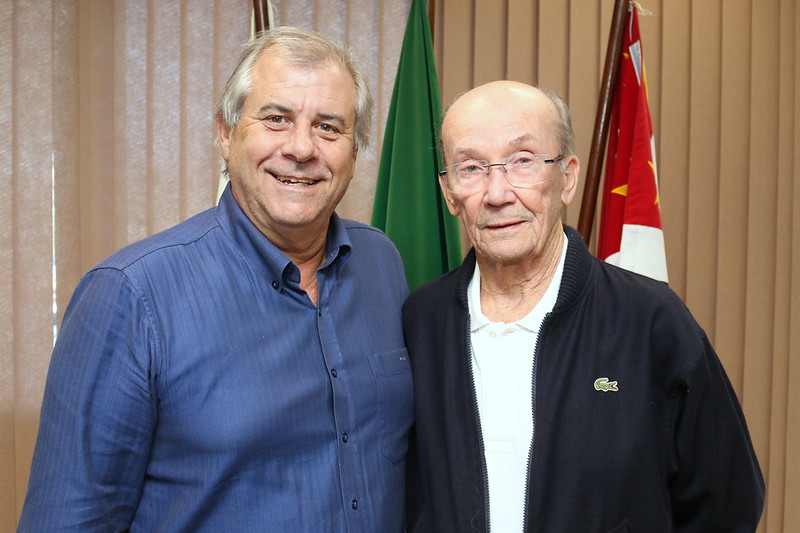 Marcos Bernardelli recebe José Ferracini, educador e Venerável Mestre da Maçonaria
