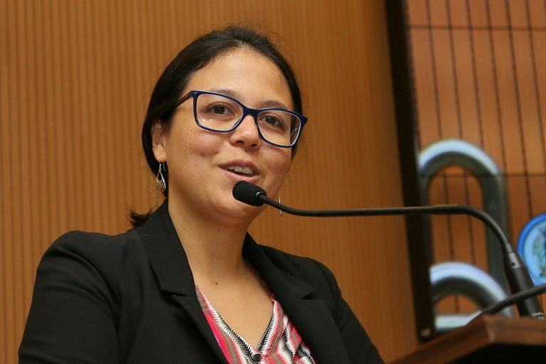 Mariana Conti questiona a prefeitura sobre a falta de vacina de sarampo