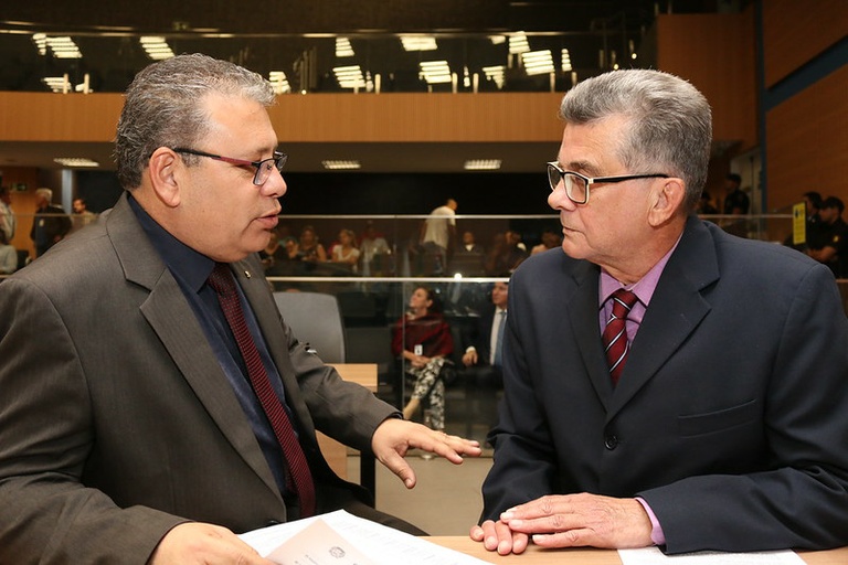 Carmo Luiz e Cláudio da Farmácia querem instituir o ensino de música na rede municipal de ensino