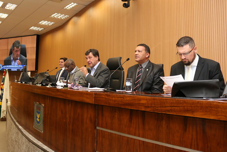 Comissão de Constituição e Legalidade aprova parecer e Refis 2019 avança na Câmara