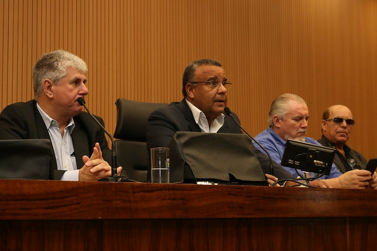 Debate promovido por Cidão Santos esclarece os constantes aumentos nos preços dos combustíveis