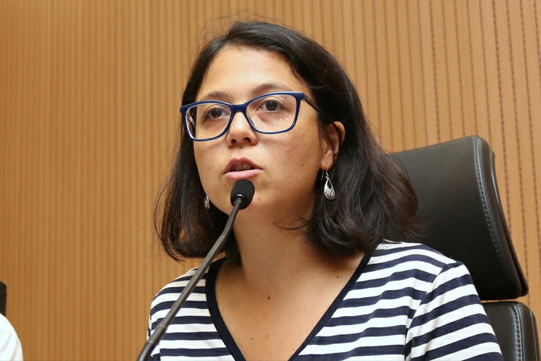 Mariana Conti protocola pedido de Comissão Processante e afastamento imediato do prefeito, que já será votado na noite desta segunda (10); Paulo Bufalo assume como vereador para votação