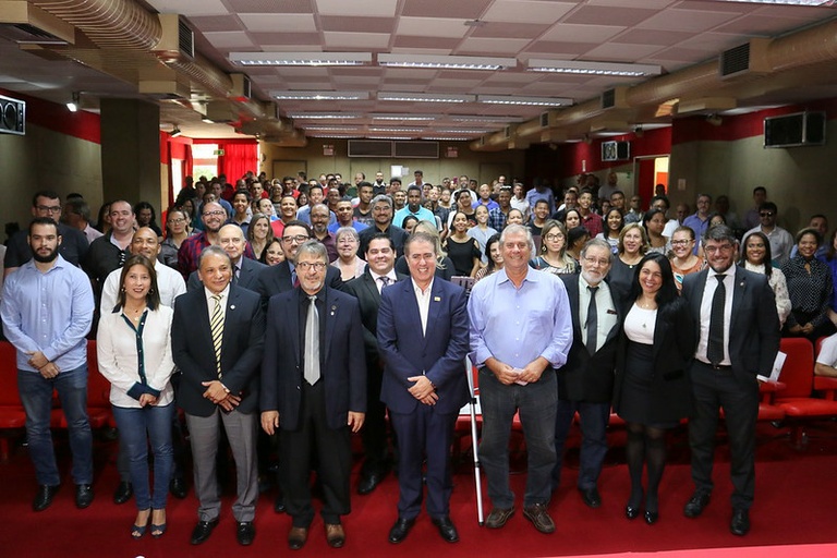 Prefeito sanciona projeto que concede alvará de uso a gabinetes optométricos