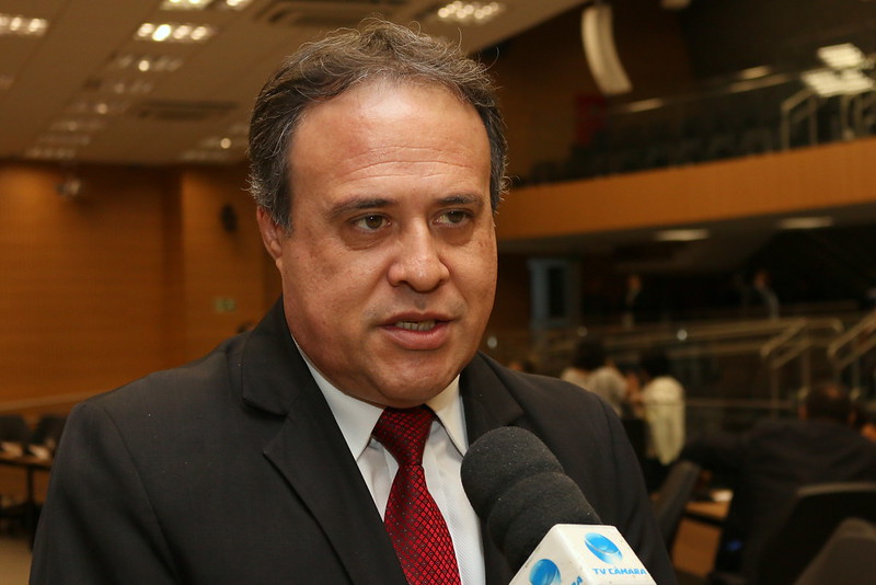 Professor Alberto apresenta projeto que proíbe a nomeação para cargos comissionados de condenados pela Lei Maria da Penha