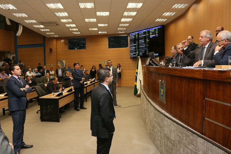 Votação de Comissão Processante para apurar conduta de Santini é suspensa por falta de quórum e CP voltará à pauta na próxima quarta