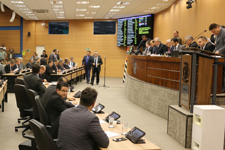 Câmara analisa nesta quarta (15), em votação final, PL que permite  repasse de R$ 5 milhões para mais de 100 entidades de atendimento a criança e adolescente