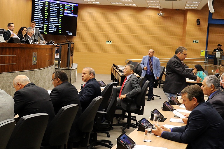 Câmara vota nesta segunda (6), em análise final, PL que obriga Centros de Formação de Condutores a disponibilizar intérprete de Libras