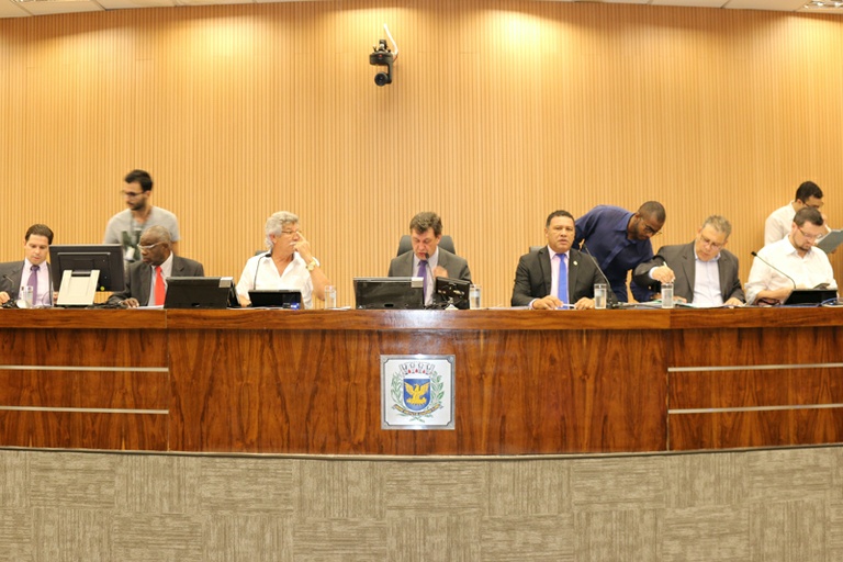 Comissão de Constituição e Legalidade aprova projeto que proíbe comércio e uso de spray de espuma